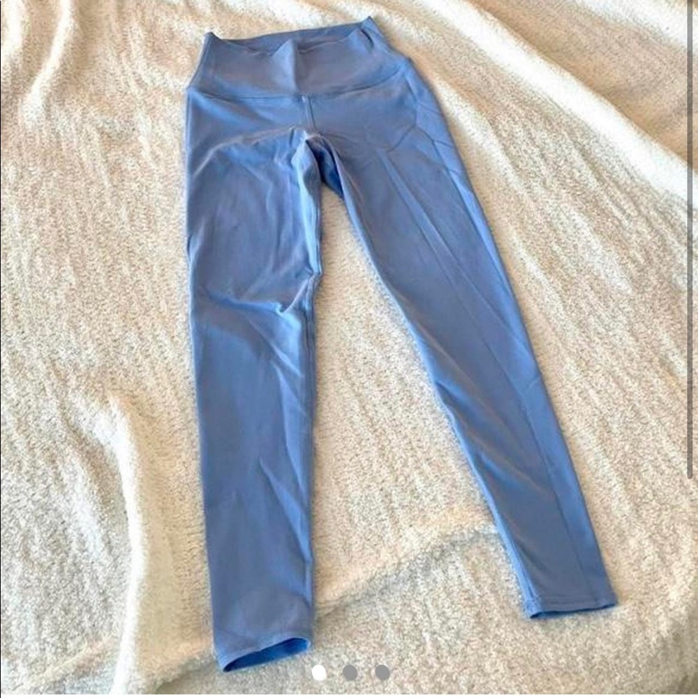 ALO YOGA AIRBRUSH 7/8 LEGGINGS
IN MARINA BLUE - XS